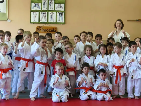 Cours d&rsquo;éveil au karaté pour les 3 à 6 ans